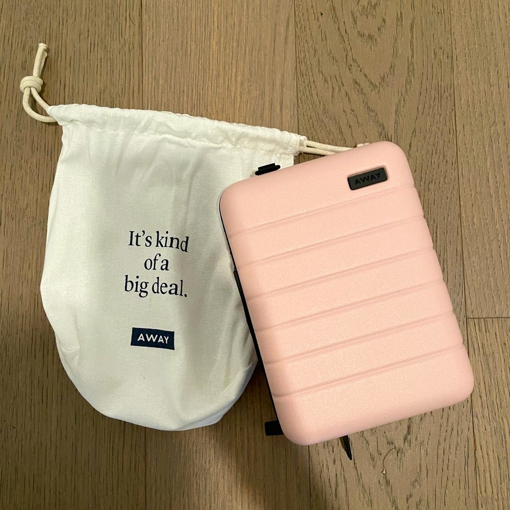BNWT: Away Mini Suitcase Toiletry Case